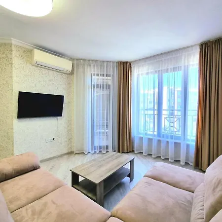 דירה Sunrise Dreams With Free Parking בורגאס