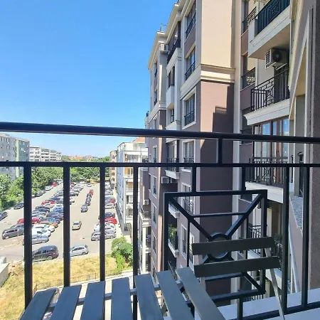 Sunrise Dreams With Free Parking * Burgas