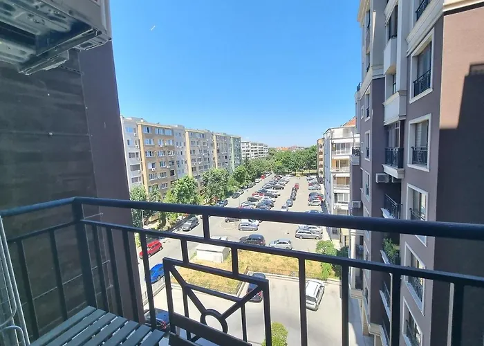 Sunrise Dreams With Free Parking Burgas