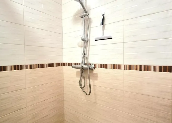 Sunrise Dreams With Free Parking Apartament