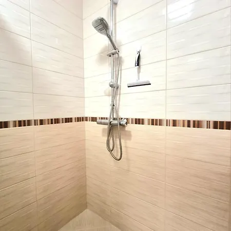 Sunrise Dreams With Free Parking Daire